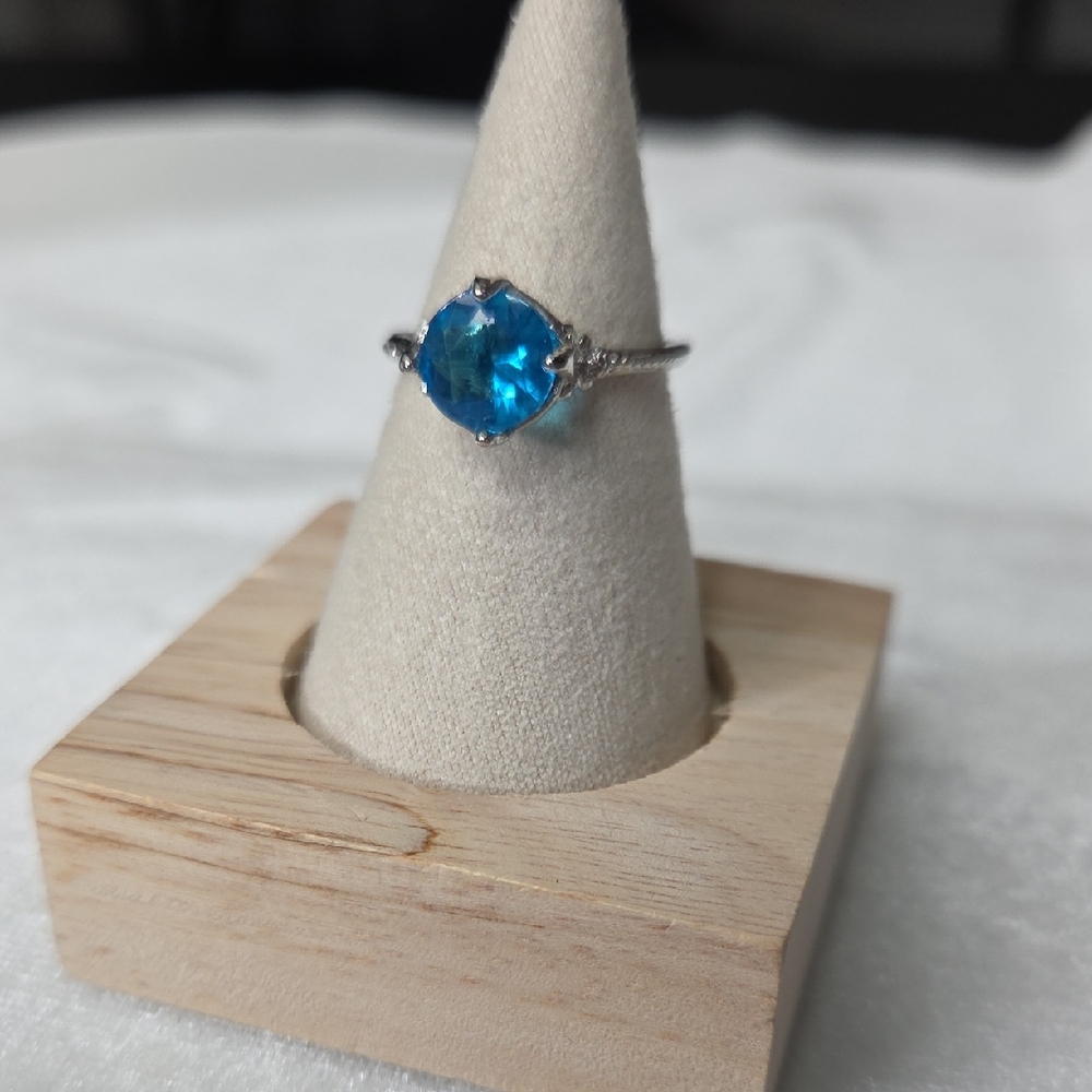Ocean Blue Circular Stone Fashion Ring Silver Tone Band Elegant Crystal Size 7
